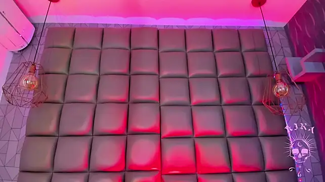 Kira_vance - plug+dance+oil