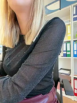 Hii_Lolla - Orgasm at work and LT video