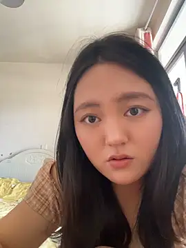 Qinqin197 - 脱内衣1分钟