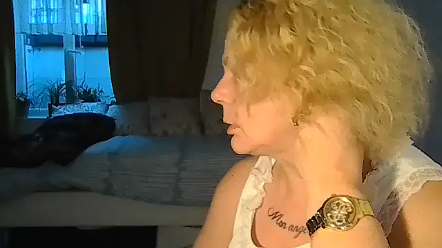 Belgianshantie - flash pussy