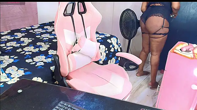 Kimberly_bellu - SQUIRT AT GOAL AND FUCK SHOW