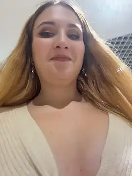 AdelRich - Show tits on natura