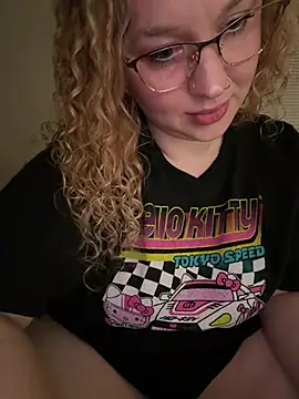 EmmieRae - Keep my pussy nice and wetttttt 🥵💦😈🥰