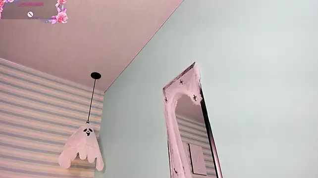 Goddess_kianna - Play with my nipples and spit them🫧🦄