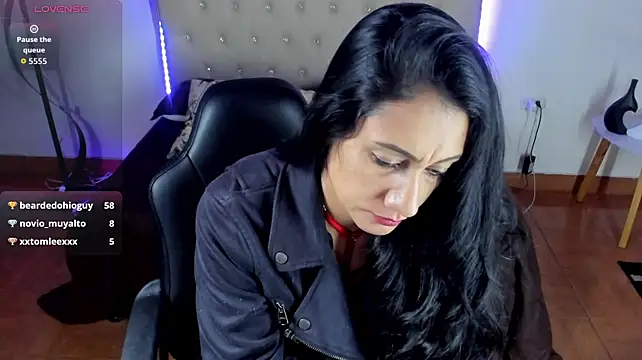 _venus_desire - usar juguete vibrador en clitoris+cu