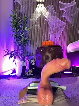 MelanieHillss - RIDE THE DICK 17CM PUBLIC SHOW
