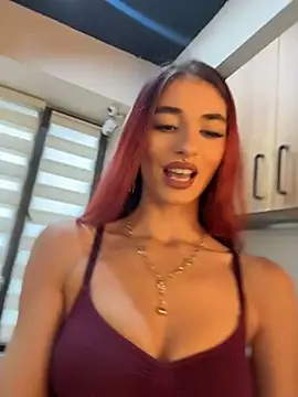 VixenRosse - Nipple tease. Let’s heat things up! 😈