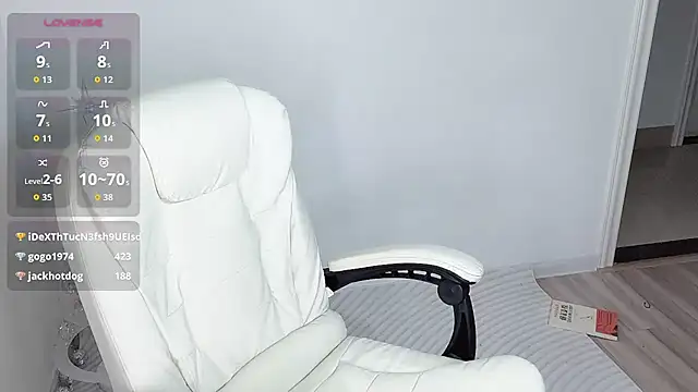 Fiona_999 - 莫妮卡，23岁上下粉，腰细胸大屁股大手指难进入的新人求虐