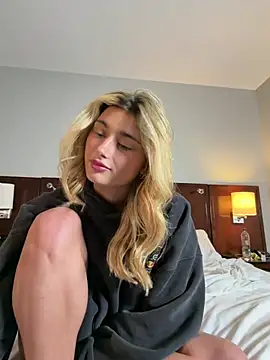 Zoeycaldwellxo - try on new outfit