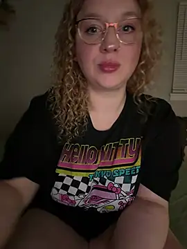 EmmieRae - Keep my pussy nice and wetttttt 🥵💦😈🥰