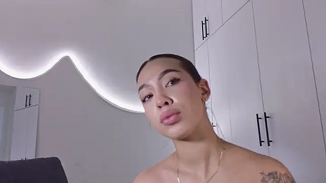 AllisonOwens - Oil bath and fuck pussy💦😈
