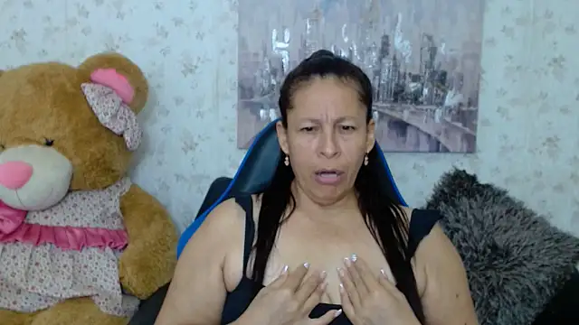 Mature_martina - ride dilldo