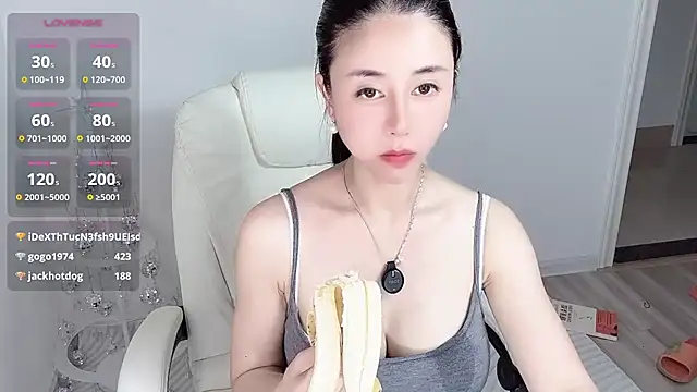 Fiona_999 - 莫妮卡，23岁上下粉，腰细胸大屁股大手指难进入的新人求虐