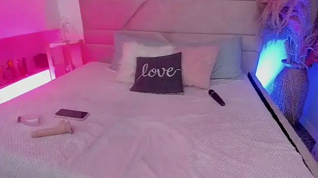Sofiia-Rubb - show pussy very close
