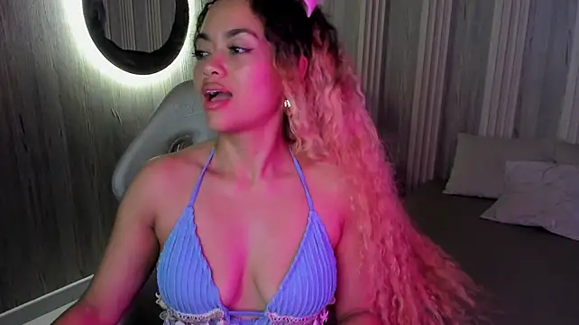 CurlyMamii - Oil on my boobs 💦