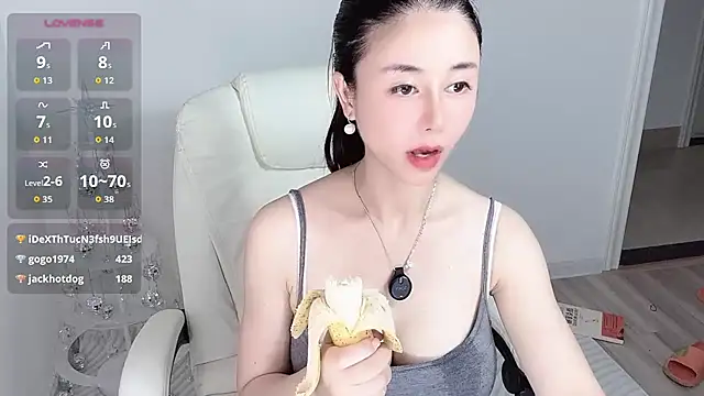 Fiona_999 - 莫妮卡，23岁上下粉，腰细胸大屁股大手指难进入的新人求虐