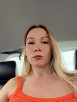 LavenderHot - 2 finger in pussy