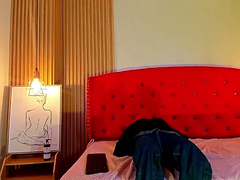 KimJonesVs - Ride Dildo