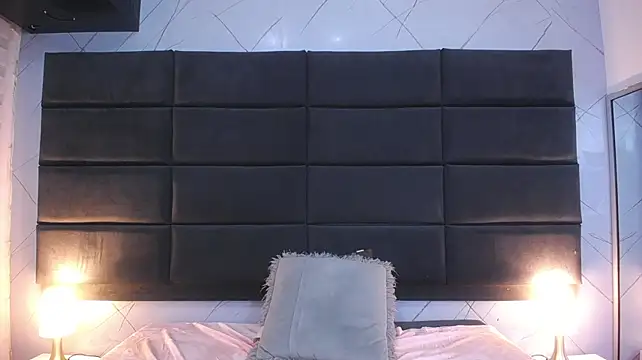 TaraBlack - SHOW ASS + SPANKS x6🍑😏