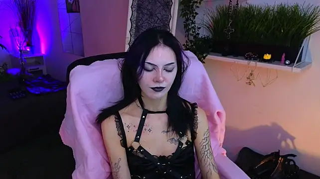 LorenLoiss - cover my feetwith fake cum