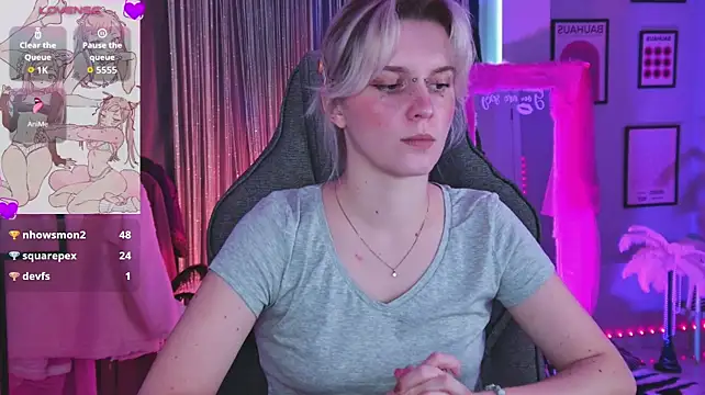 BethanyCloud - kiss my feet boy