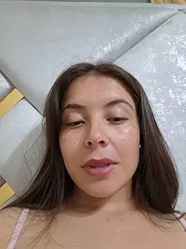 Emmasweet_Val - Show off your big butt 🤤