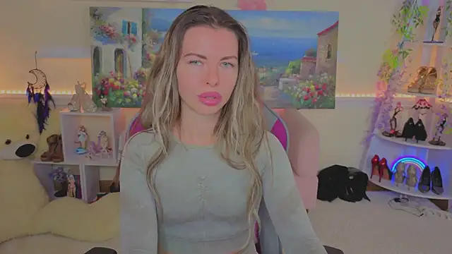 Real_Tini - spank that bare butt