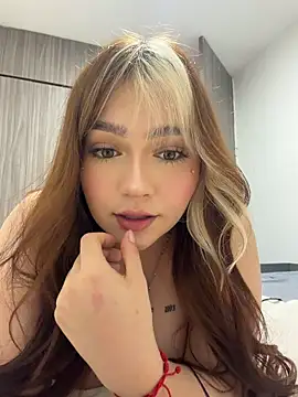 Daniela_ruizz - plug in ass