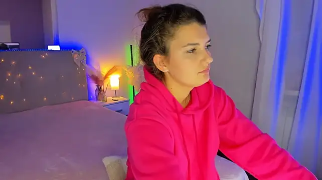 Laura_Leee - naked tits