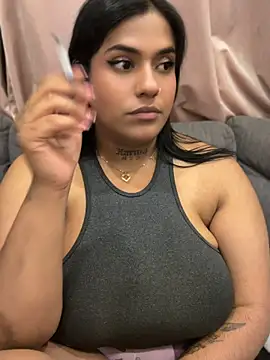 Nahomy-fire - Flash pussy😏🌸