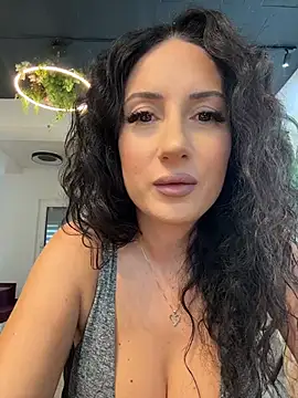 BeckyShineX - Turn Up the Heat🔥