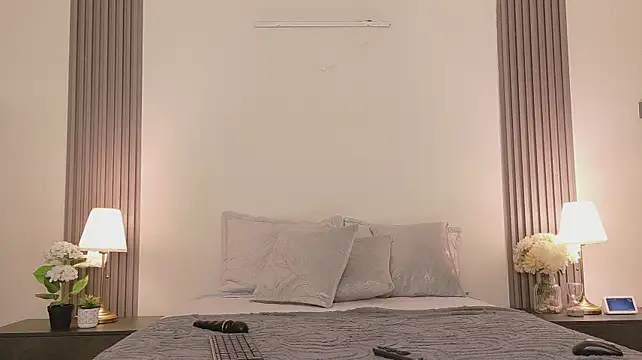 Charlotte-Brandt - fuck yourself with the domi