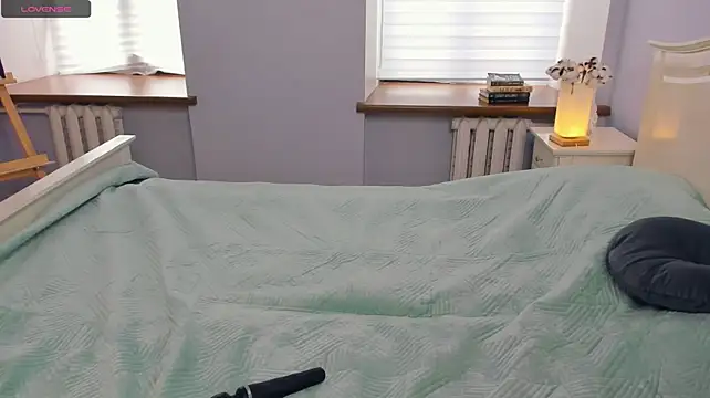 LavenderMitten - wet top