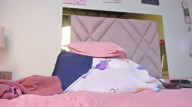 Monic_sanders - 5 fingers in the pussy