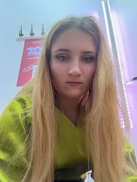 AdelRich - Show pussy in cafe