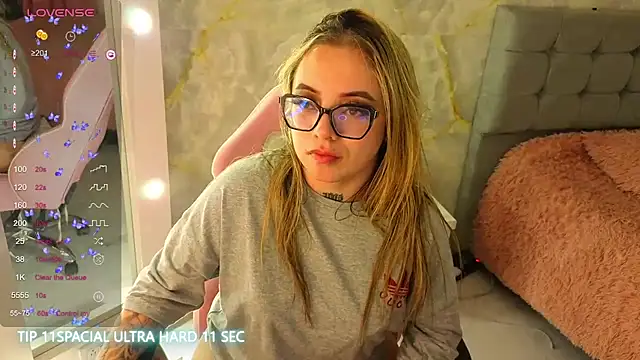 Cristal_v_1 - DOGGY STYLE NO PANTIES