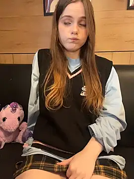 Lunabelle_ - touch my nipples + veru risky flash