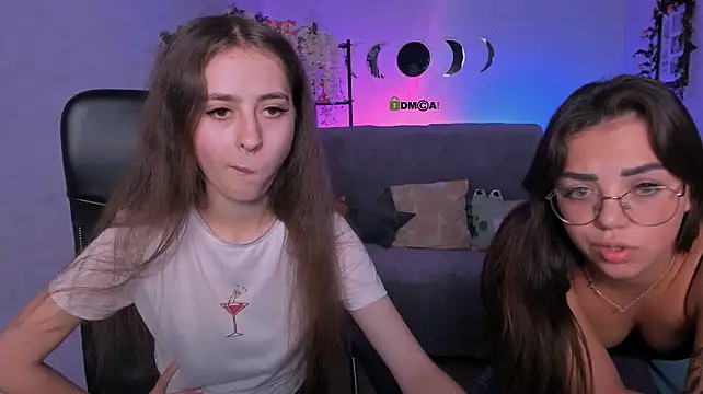 Rebecca_smile - show tits