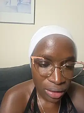 AmaraNyla - let me drip all over your chin 💦💦