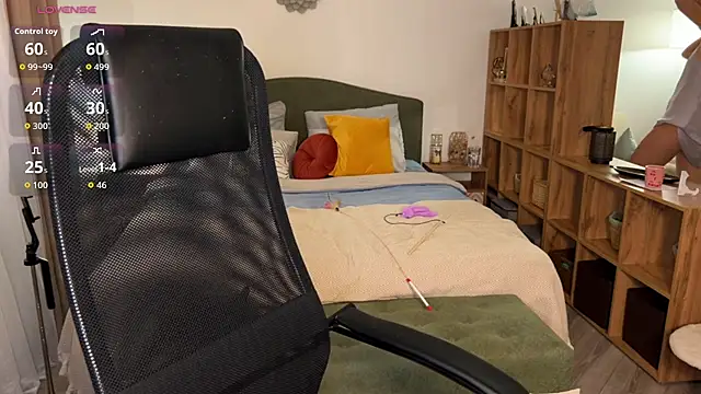 DannaEvan - naked tits tease with oil