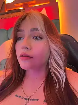 Daniela_ruizz - plug in ass