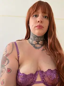 Foxy_Ink01 - Shake boobs