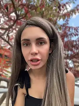 SandraCarter - Show hard nipples in park