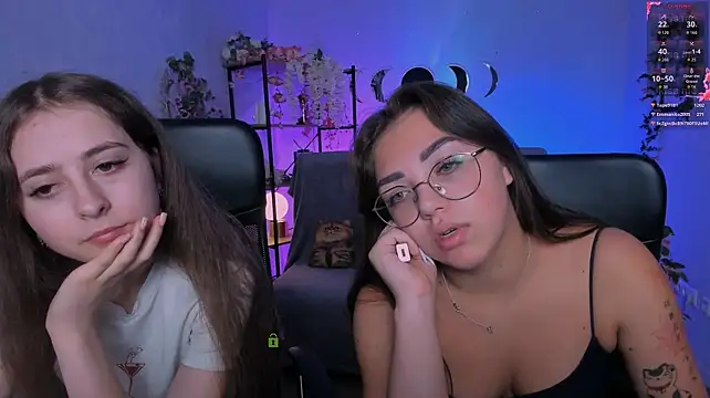 Rebecca_smile - show tits