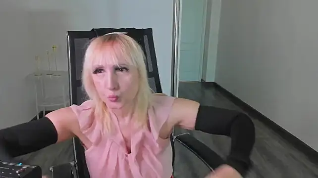 Pautina100 - spank my sexy ass