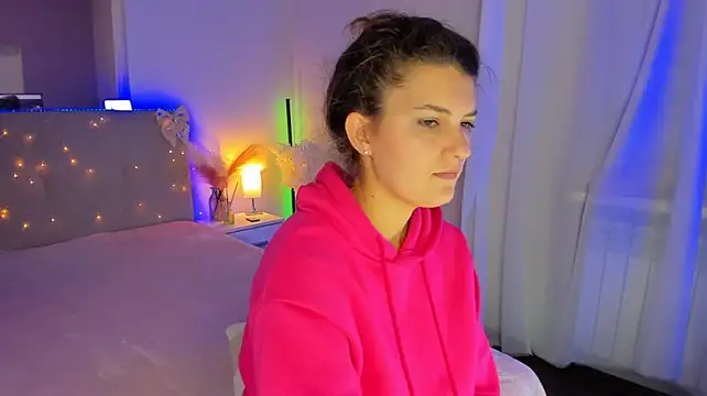 Laura_Leee - naked tits
