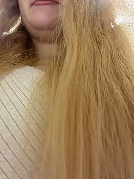 AdelRich - Show pussy in cafe