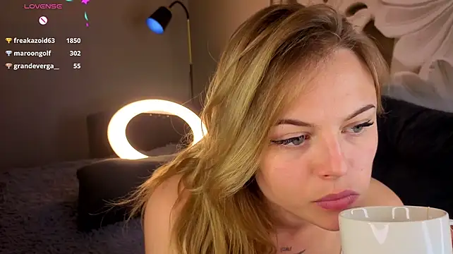 JessicaaWhite - red ass and twerk