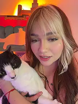 Daniela_ruizz - plug in ass