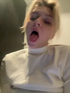 ValenciaShock - SPANK NAKED ASS IN DOGGY